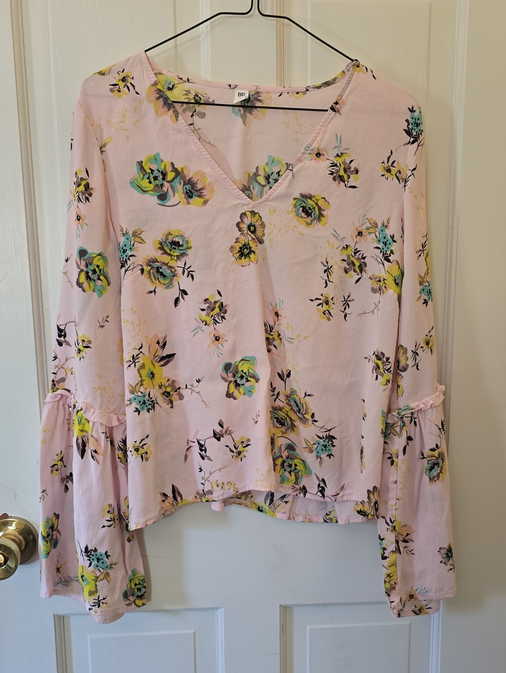 bp Light Pink Floral V-Neck Boho Cottagecore Bell Sleeved Blouse Size L